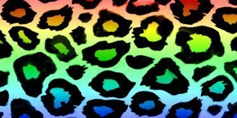 il motivo leopardato si presenta in versione multicolore