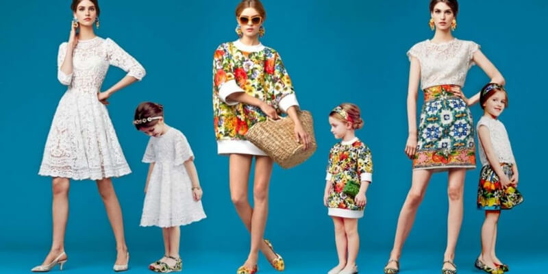 look coordinati mamma figlia proposti da dolce e gabbana