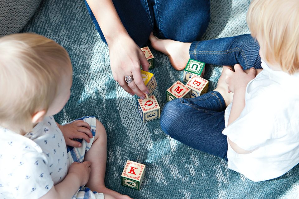 Etiquette per i genitori che assumono una babysitter