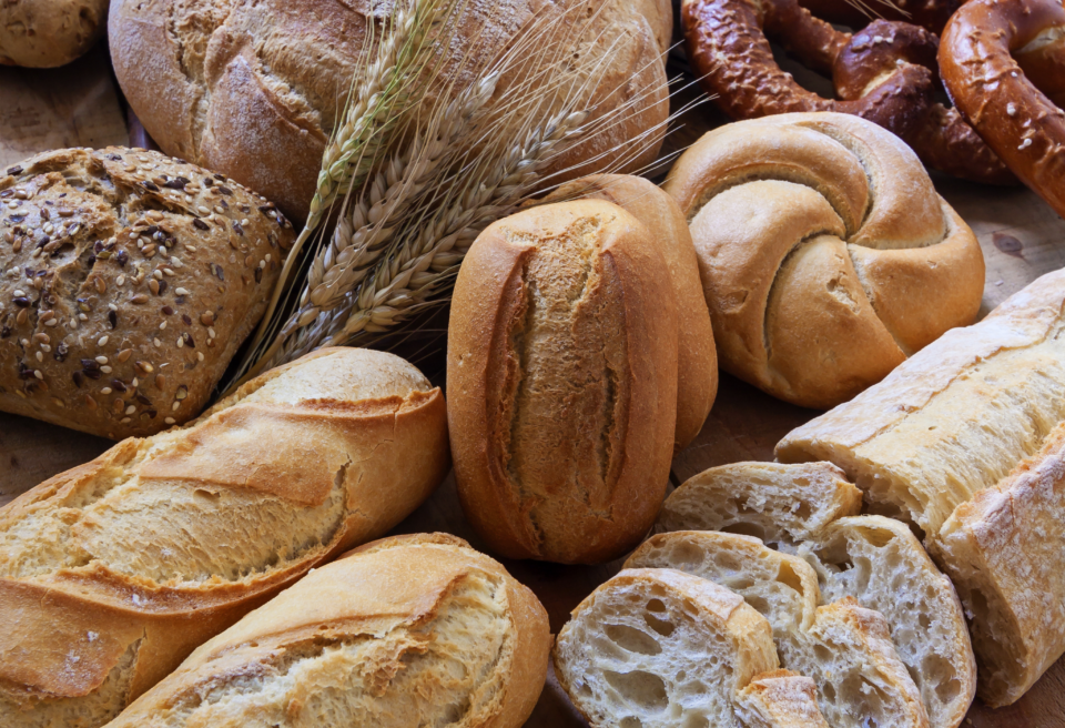 Galateo della tavola: come si serve e si mangia il pane