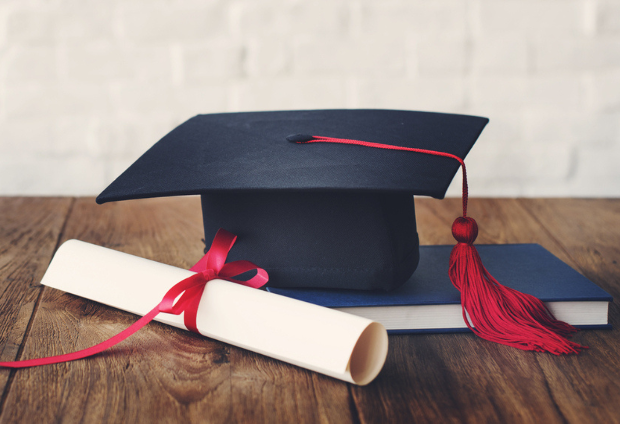 Elisa Motterle - Colori e outfit per la laurea guida pratica al Galateo accademico (3)